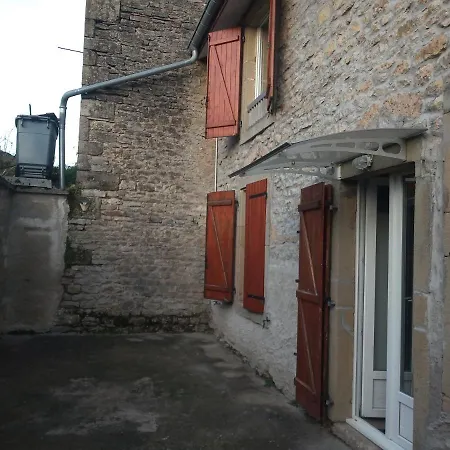 Mme P * Monthureux-le-Sec